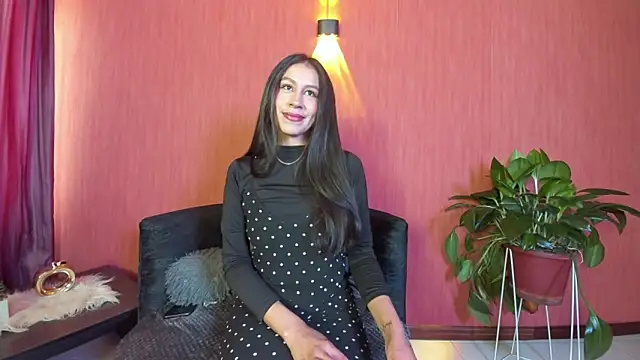 EmiGomez  online show from March 4, 1:17 pm