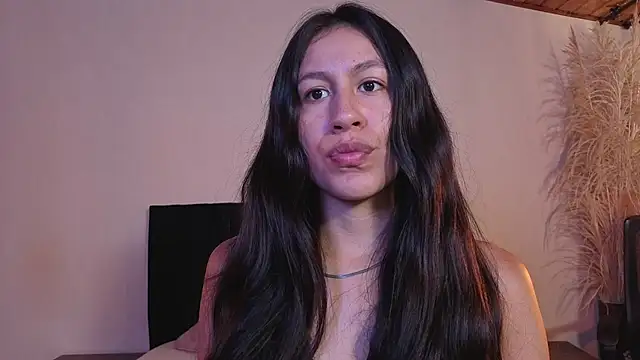 EmiGomez  online show from April 30, 2:01 pm