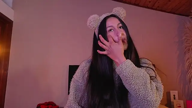 EmiGomez  online show from June 29, 2:51 am