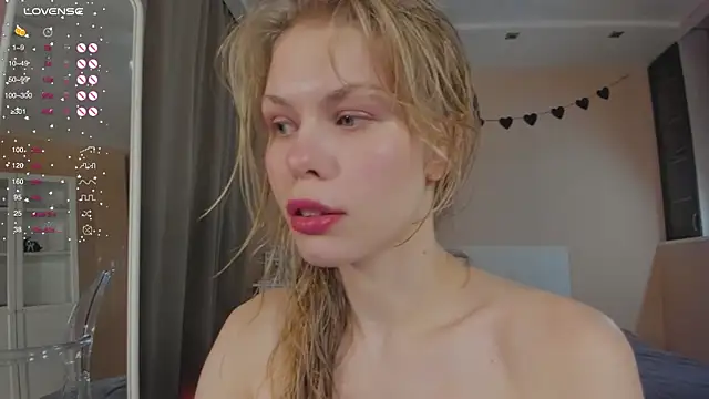 Snapshot of ass_latte chatting on December 19, 5:25 am ass latte online show from December 19, 5:25 am