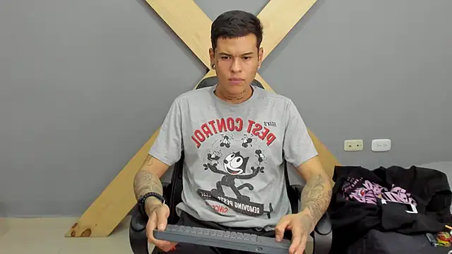 jamesinked  online show from December 16, 6:16 pm
