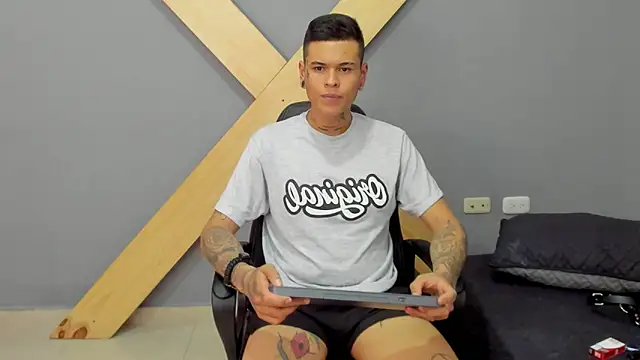 jamesinked  online show from December 27, 6:42 pm