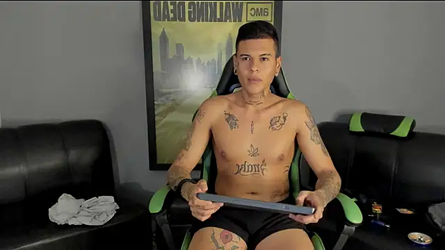 jamesinked  online show from December 28, 9:51 pm
