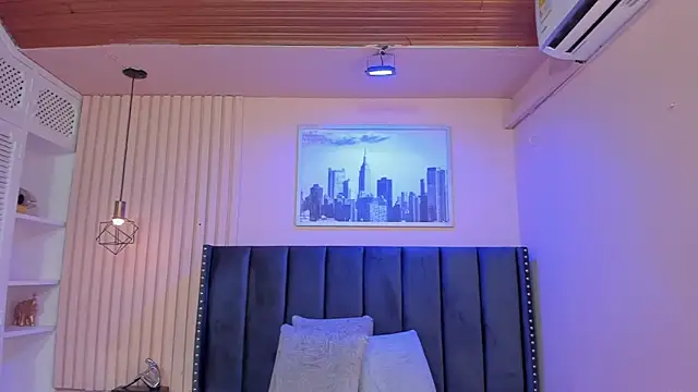 viiolett lee online show from October 5, 10:07 pm