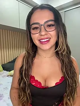 Snapshot of carol_amorim chatting on January 4, 8:27 pm carol amorim online show from January 4, 8:27 pm