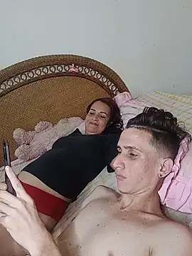 Snapshot of Milfvalesk chatting on December 19, 8:13 pm Milfvalesk online show from December 19, 8:13 pm