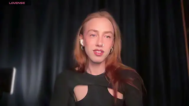 Snapshot of Avril_Pearly_ chatting on May 26, 11:28 am Avril Pearly online show from May 26, 11:28 am