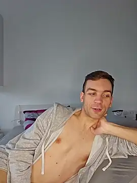 Snapshot of nickdtr chatting on December 9, 1:02 pm nickdtr online show from December 9, 1:02 pm