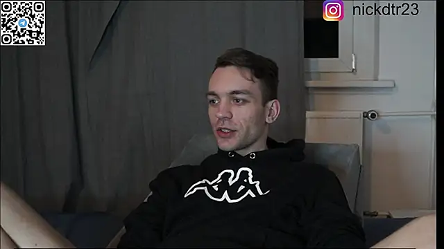 Snapshot of nickdtr chatting on March 17, 8:09 pm nickdtr online show from March 17, 8:09 pm