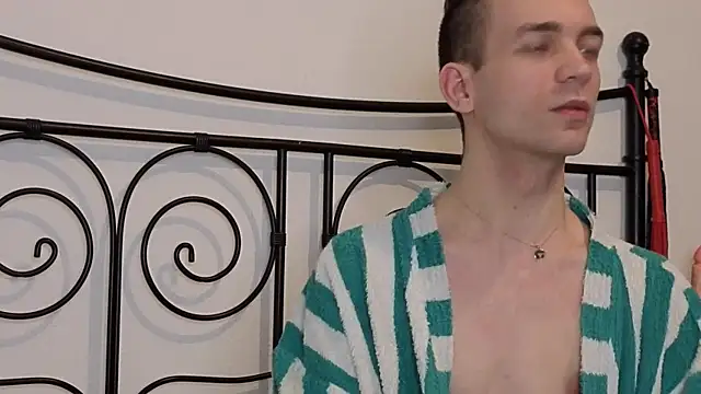 Snapshot of nickdtr chatting on February 13, 5:42 pm nickdtr online show from February 13, 5:42 pm