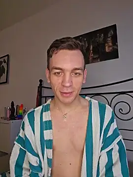 Snapshot of nickdtr chatting on February 22, 4:05 pm nickdtr online show from February 22, 4:05 pm