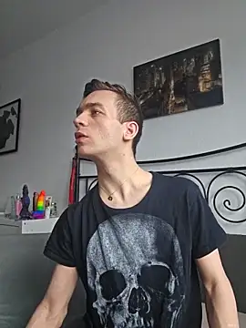 Snapshot of nickdtr chatting on February 24, 2:48 pm nickdtr online show from February 24, 2:48 pm
