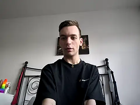 Snapshot of nickdtr chatting on February 25, 2:37 pm nickdtr online show from February 25, 2:37 pm