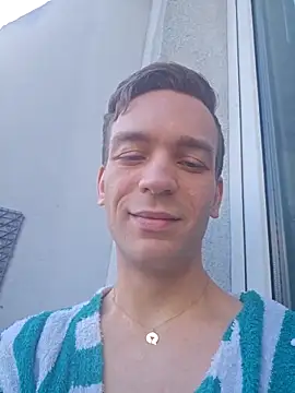 Snapshot of nickdtr chatting on March 17, 12:08 pm nickdtr online show from March 17, 12:08 pm