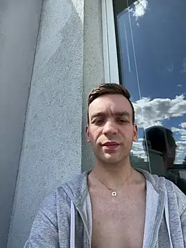 Snapshot of nickdtr chatting on April 26, 9:51 am nickdtr online show from April 26, 9:51 am