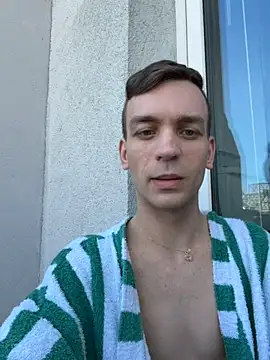 Snapshot of nickdtr chatting on April 28, 12:54 pm nickdtr online show from April 28, 12:54 pm