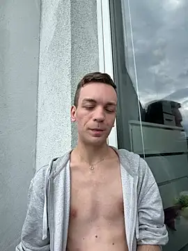 nickdtr online show from June 18, 10:52 am