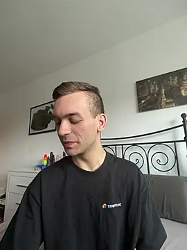 nickdtr online show from August 2, 11:41 am