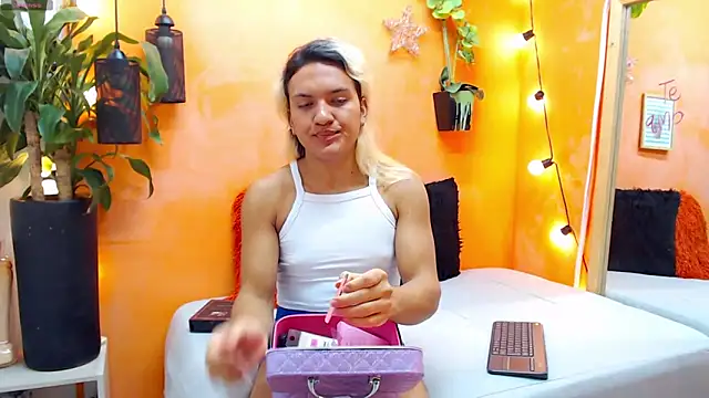 aslyhernandez 7 online show from December 7, 10:56 am