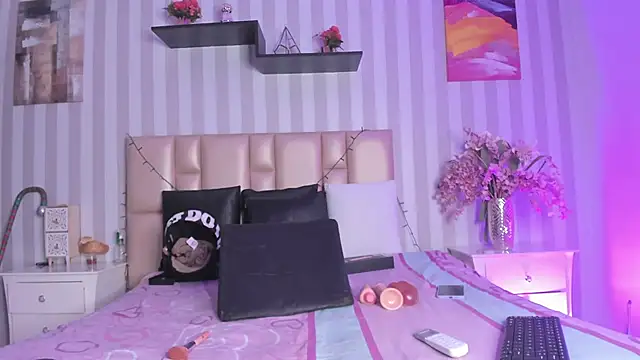 vayoleen online show from December 18, 5:21 pm