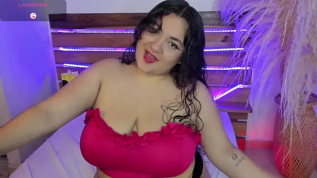 Snapshot of nadine_russo chatting on February 27, 11:16 pm nadine russo online show from February 27, 11:16 pm