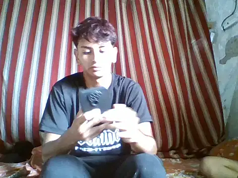 Snapshot of teendotados chatting on December 18, 11:45 am teendotados online show from December 18, 11:45 am