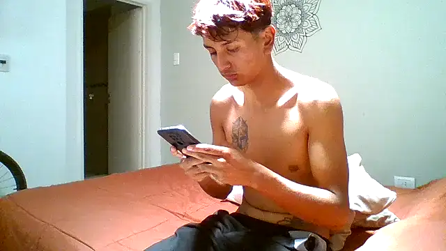 Snapshot of teendotados chatting on January 16, 3:56 pm teendotados online show from January 16, 3:56 pm