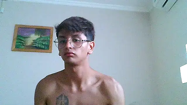 Snapshot of teendotados chatting on January 18, 1:15 pm teendotados online show from January 18, 1:15 pm