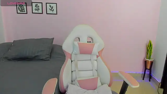 sophie pazz online show from February 8, 5:16 pm