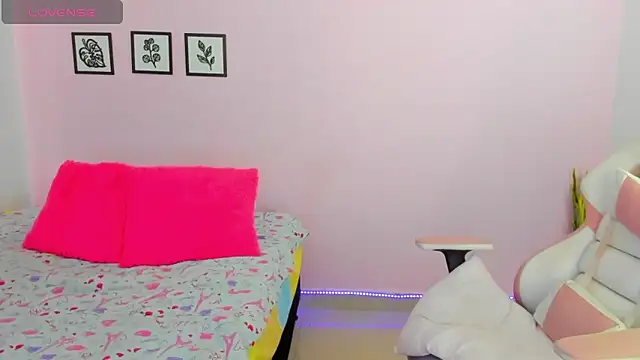 sophie pazz online show from February 19, 2:57 pm