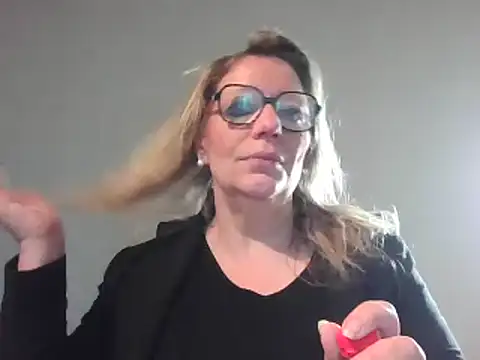 Silkesquirt online show from March 6, 7:47 am