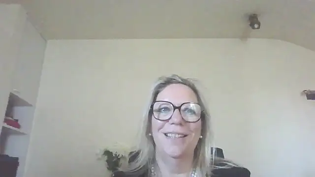 Silkesquirt online show from September 19, 7:32 am
