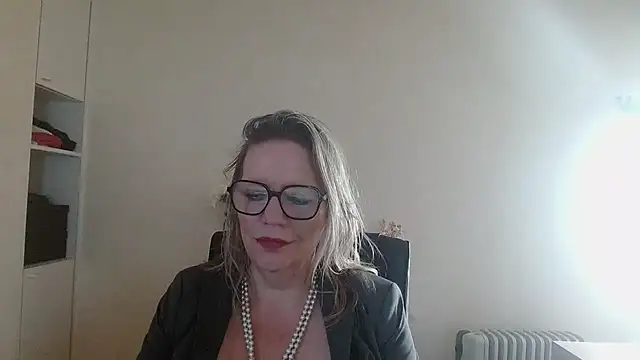 Snapshot of Silkesquirt chatting on October 30, 8:16 am Silkesquirt online show from October 30, 8:16 am