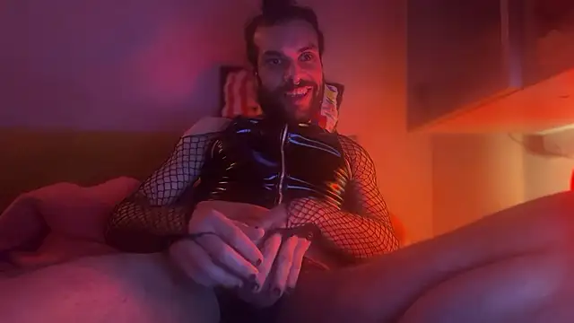 P4RtYBOII92 online show from December 5, 5:26 am