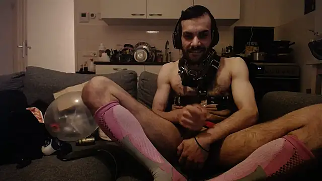 P4RtYBOII92 online show from November 18, 9:19 pm