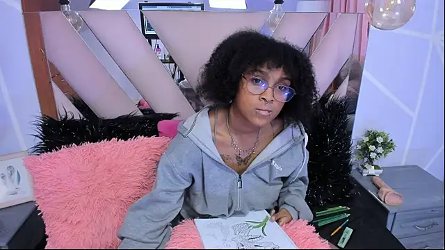 Elith noa online show from January 23, 1:30 am