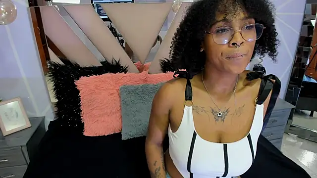 Elith noa online show from January 24, 7:18 pm