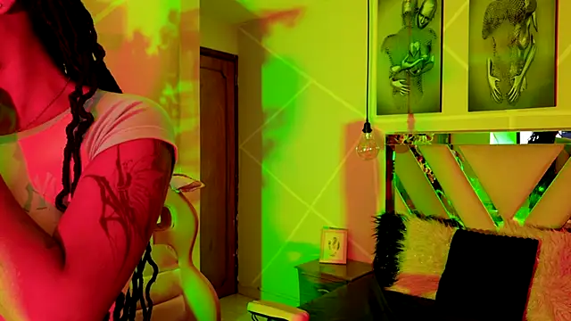 Elith noa online show from September 29, 7:19 pm