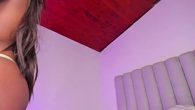 briannajackson  online show from January 15, 6:19 pm