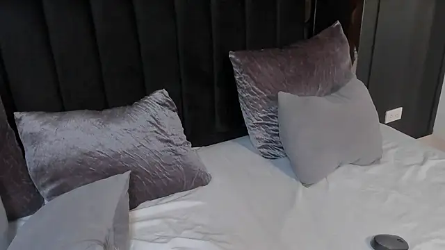 ellen gracee online show from June 14, 4:58 am