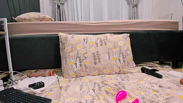 wowsquirtx online show from February 13, 6:41 am