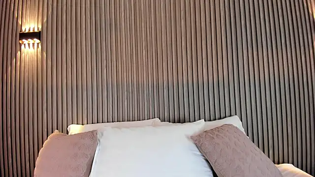 CaitlynCouper online show from March 13, 11:50 am