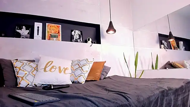 Snapshot of BERGINY_ chatting on January 25, 8:00 pm BERGINY online show from January 25, 8:00 pm