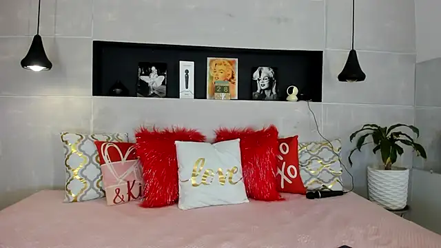 Snapshot of BERGINY_ chatting on March 4, 1:38 pm BERGINY online show from March 4, 1:38 pm