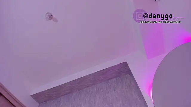 ZarianaEvanz online show from March 3, 9:37 pm