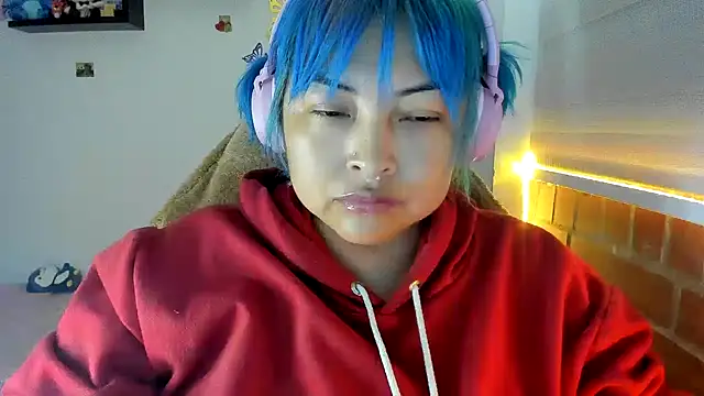 Shaddycute  online show from December 3, 12:40 am