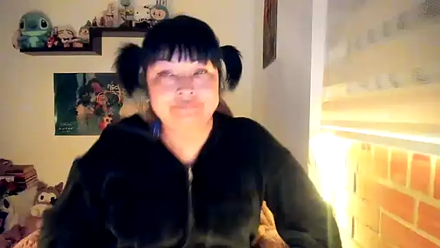 Shaddycute  online show from February 15, 2:19 am