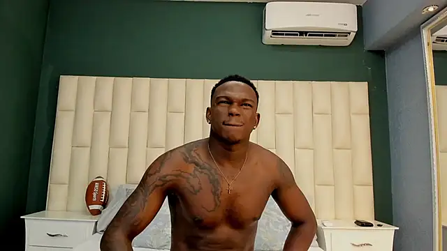 Snapshot of Troykhalil chatting on January 22, 1:42 am Troykhalil online show from January 22, 1:42 am