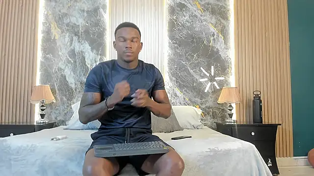 Snapshot of Troykhalil chatting on February 19, 8:10 pm Troykhalil online show from February 19, 8:10 pm