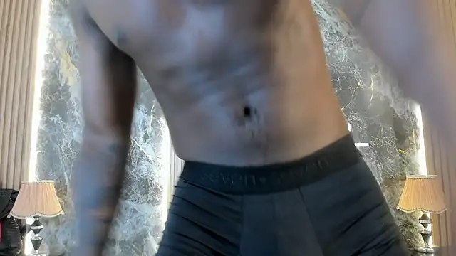 Snapshot of Troykhalil chatting on February 20, 2:18 am Troykhalil online show from February 20, 2:18 am